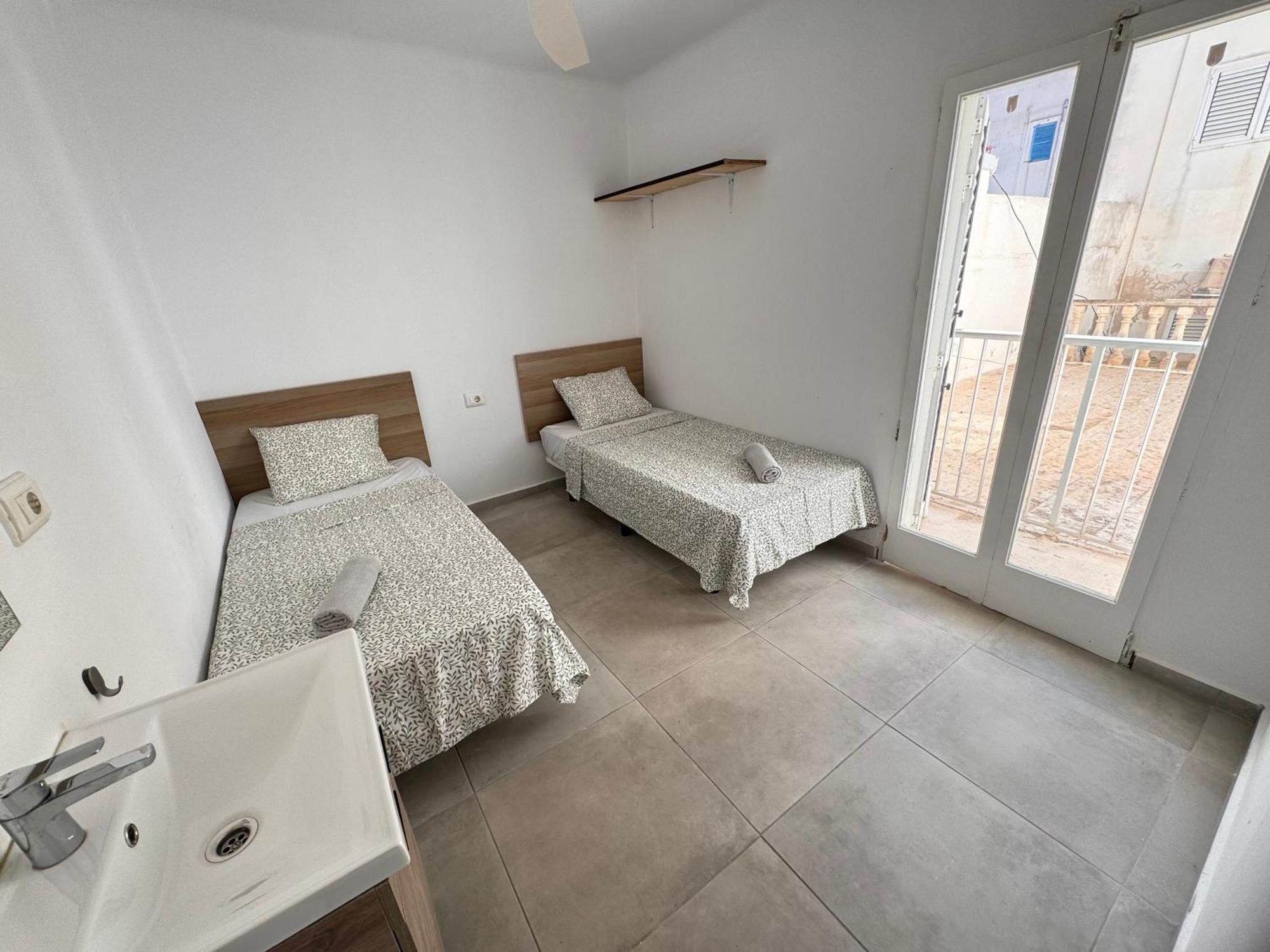 מלון Sant Antoni de Portmany Hostal Cisne מראה חיצוני תמונה