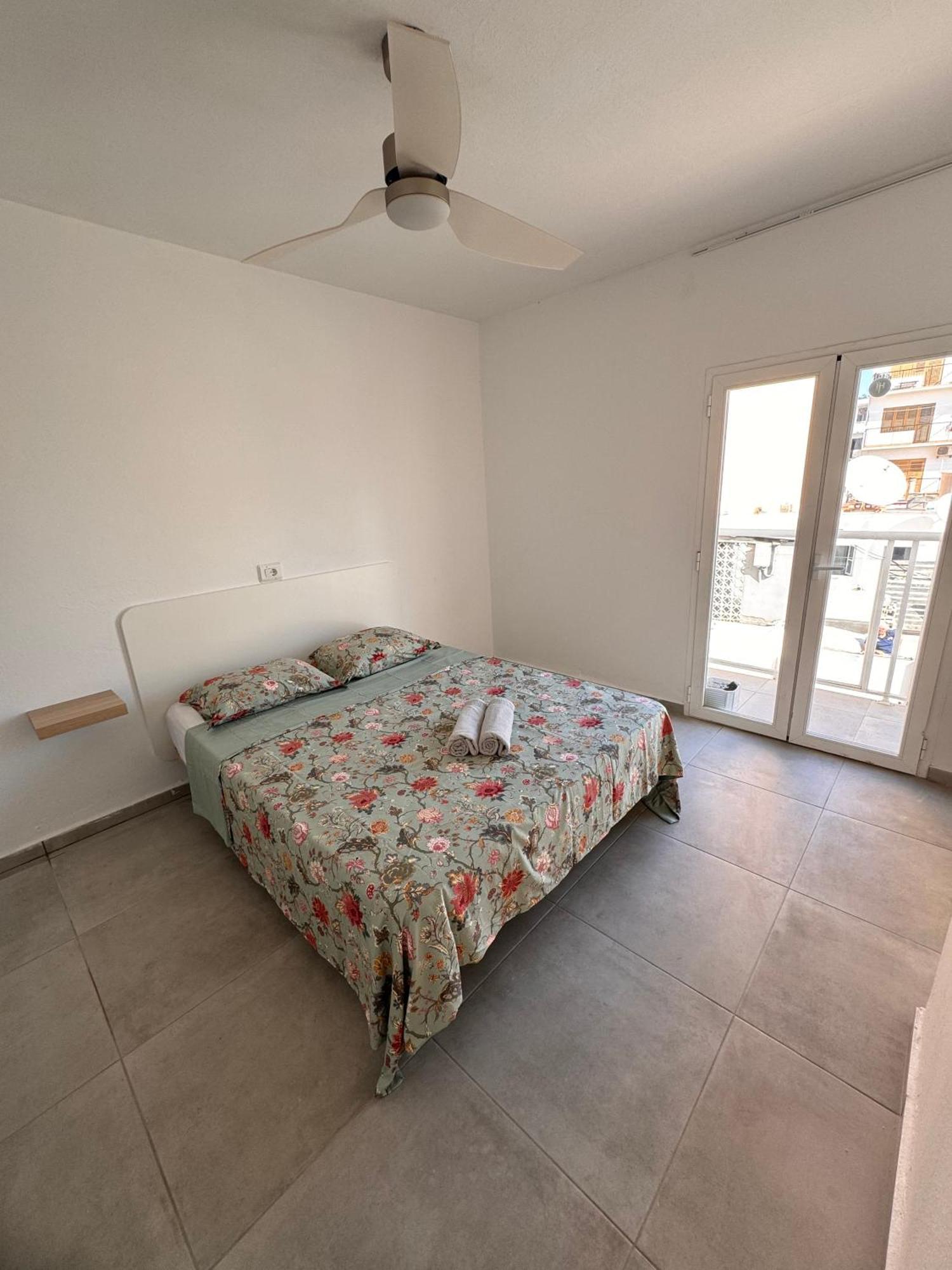 מלון Sant Antoni de Portmany Hostal Cisne מראה חיצוני תמונה