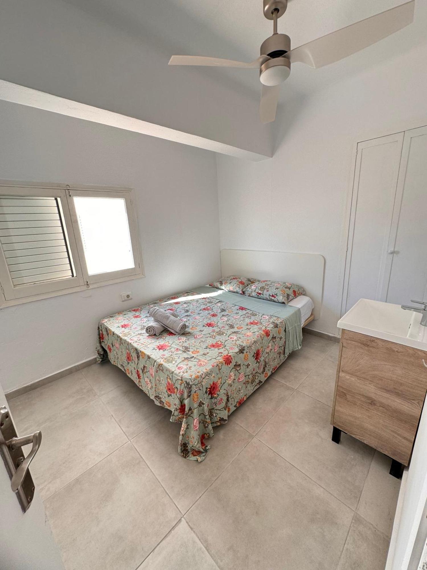 מלון Sant Antoni de Portmany Hostal Cisne מראה חיצוני תמונה
