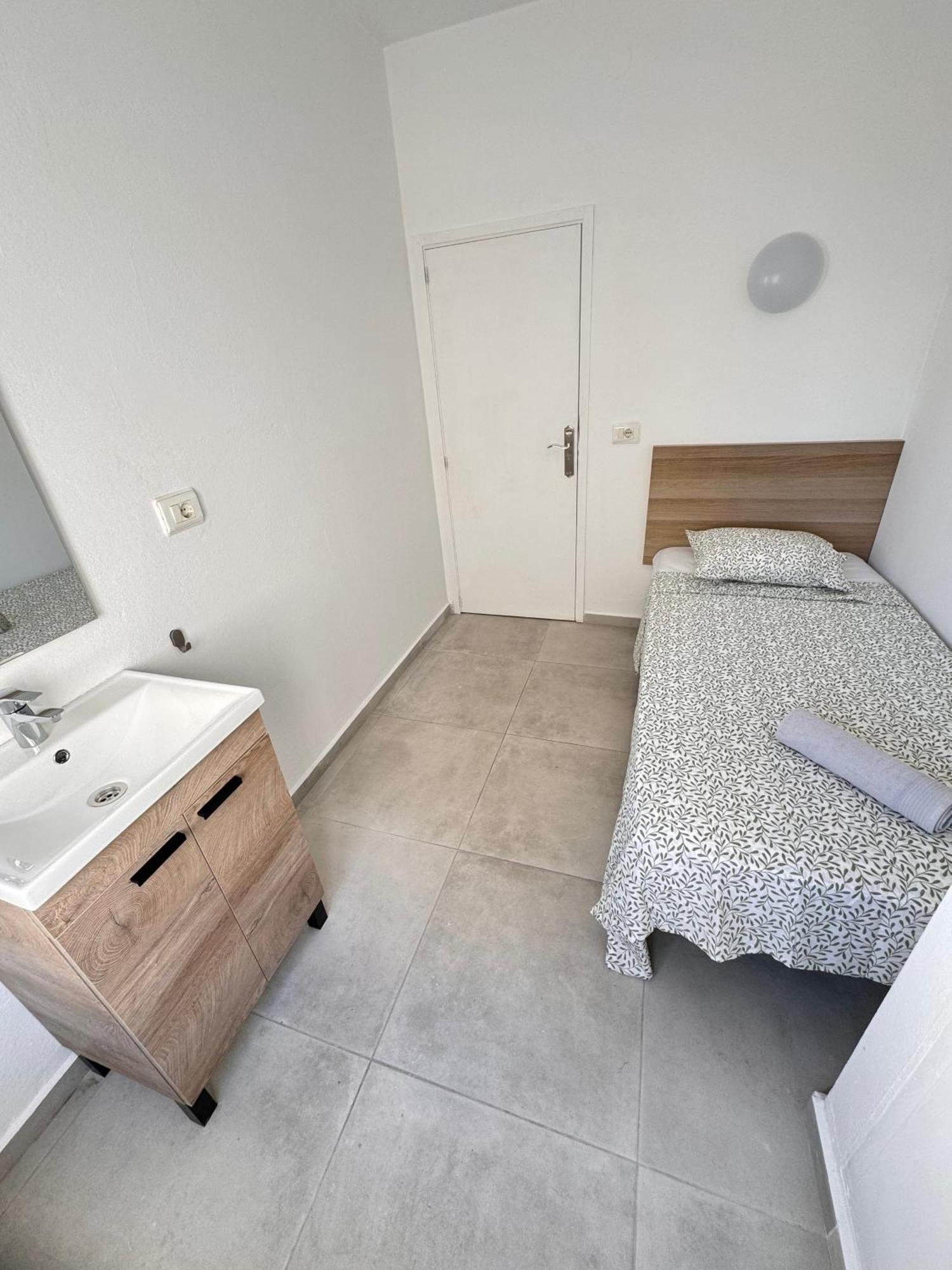 מלון Sant Antoni de Portmany Hostal Cisne מראה חיצוני תמונה