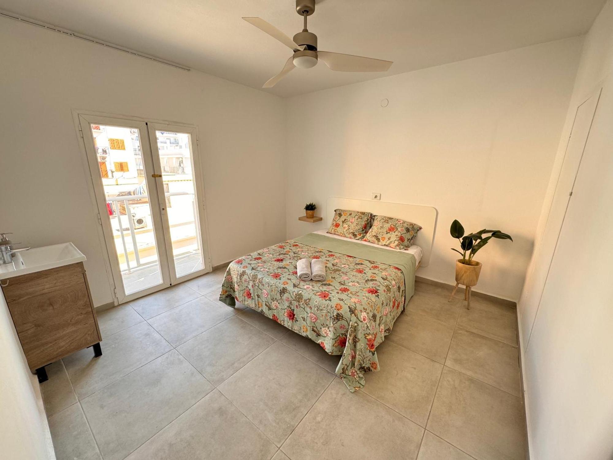 מלון Sant Antoni de Portmany Hostal Cisne מראה חיצוני תמונה