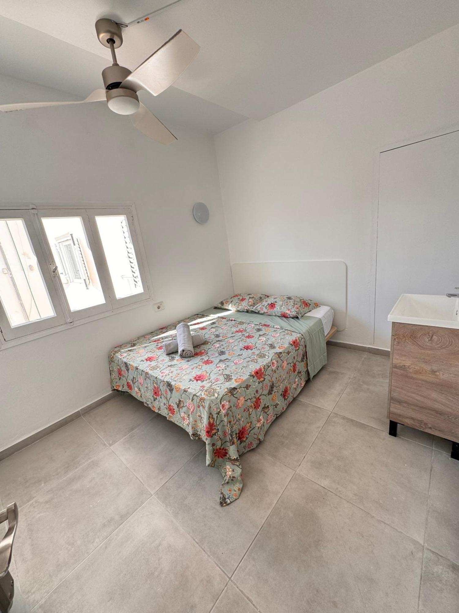 מלון Sant Antoni de Portmany Hostal Cisne מראה חיצוני תמונה