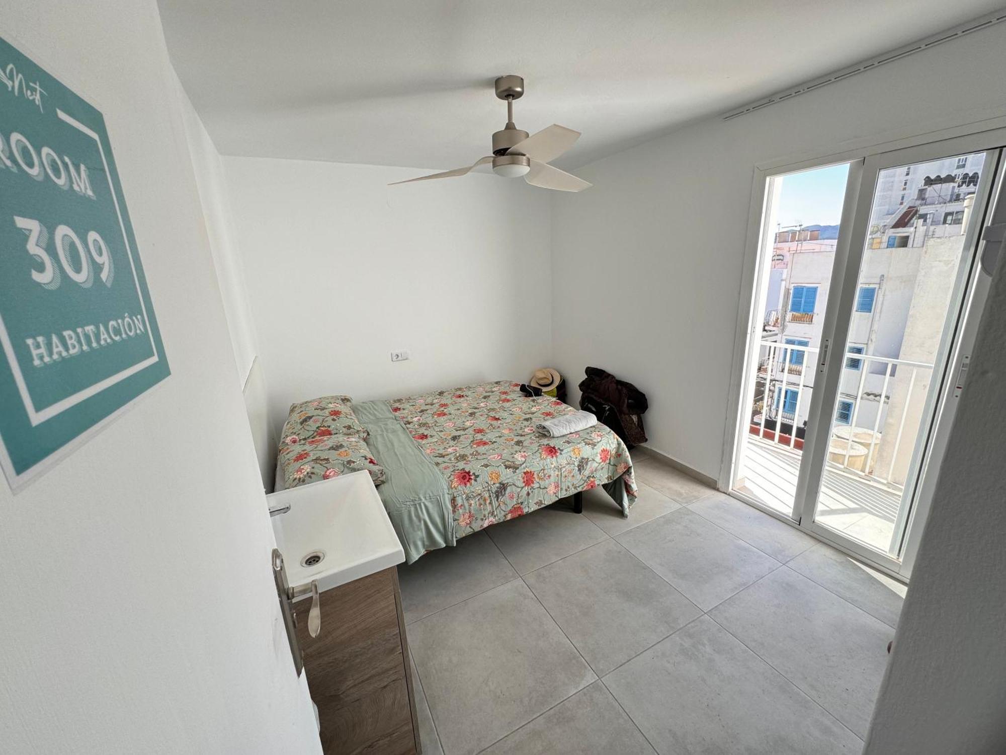 מלון Sant Antoni de Portmany Hostal Cisne מראה חיצוני תמונה